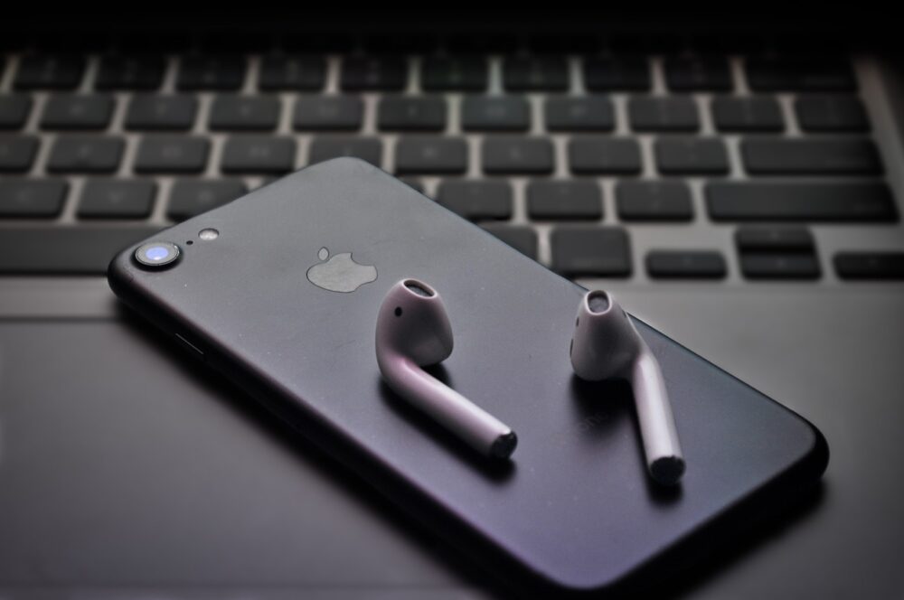 Starejte se o AirPods. Pořiďte si i ochranný obal